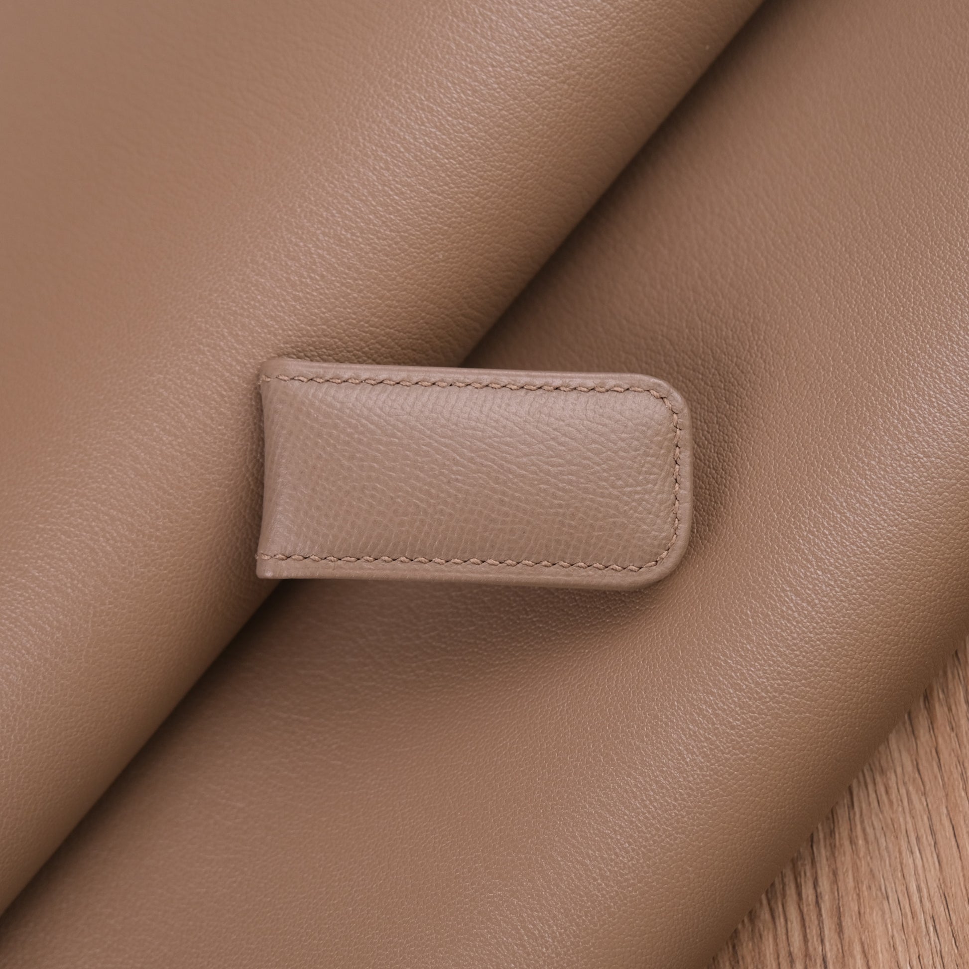 Etoupe Grained Calfskin Magnetic Money Clip