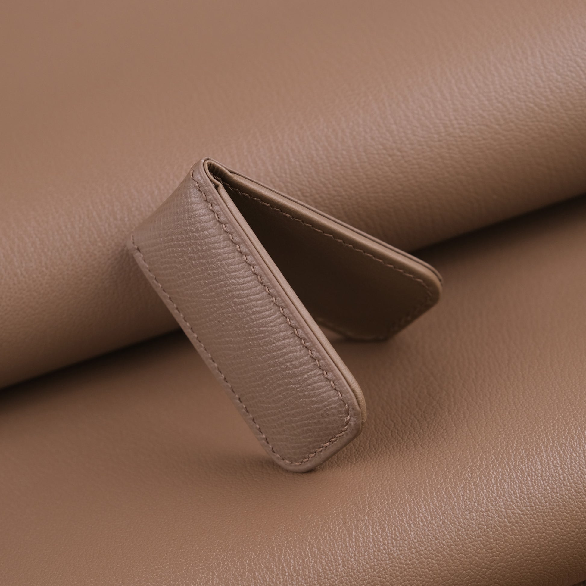 Etoupe Grained Calfskin Magnetic Money Clip