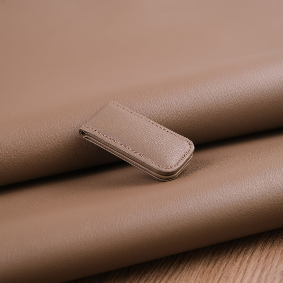 Etoupe Grained Calfskin Magnetic Money Clip